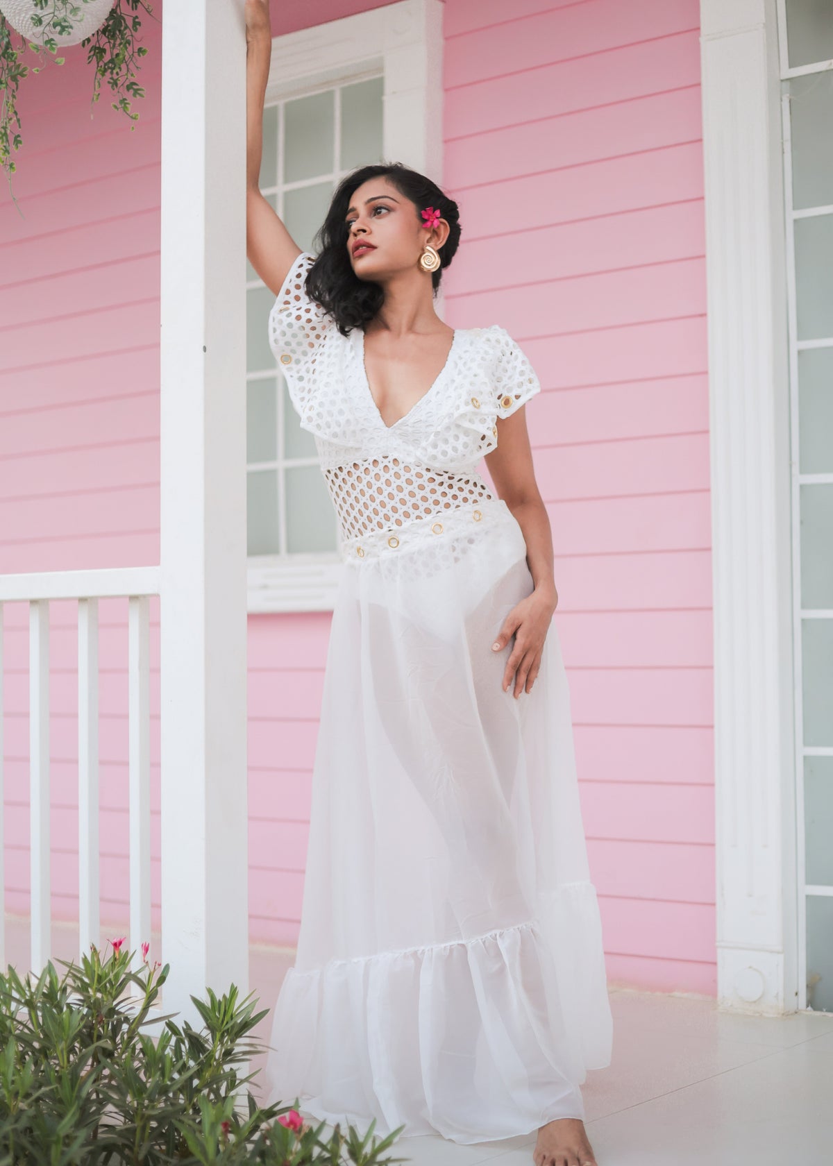 White Mirage with cover up